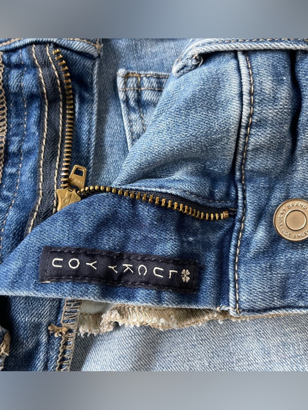 Lucky Brand Women's Size 12 Midi Rise Straight Leg Jeans Light Blue - Picture 15 of 16